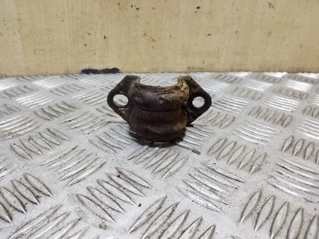 Stabilisaatori puksi klamber (tagumine)