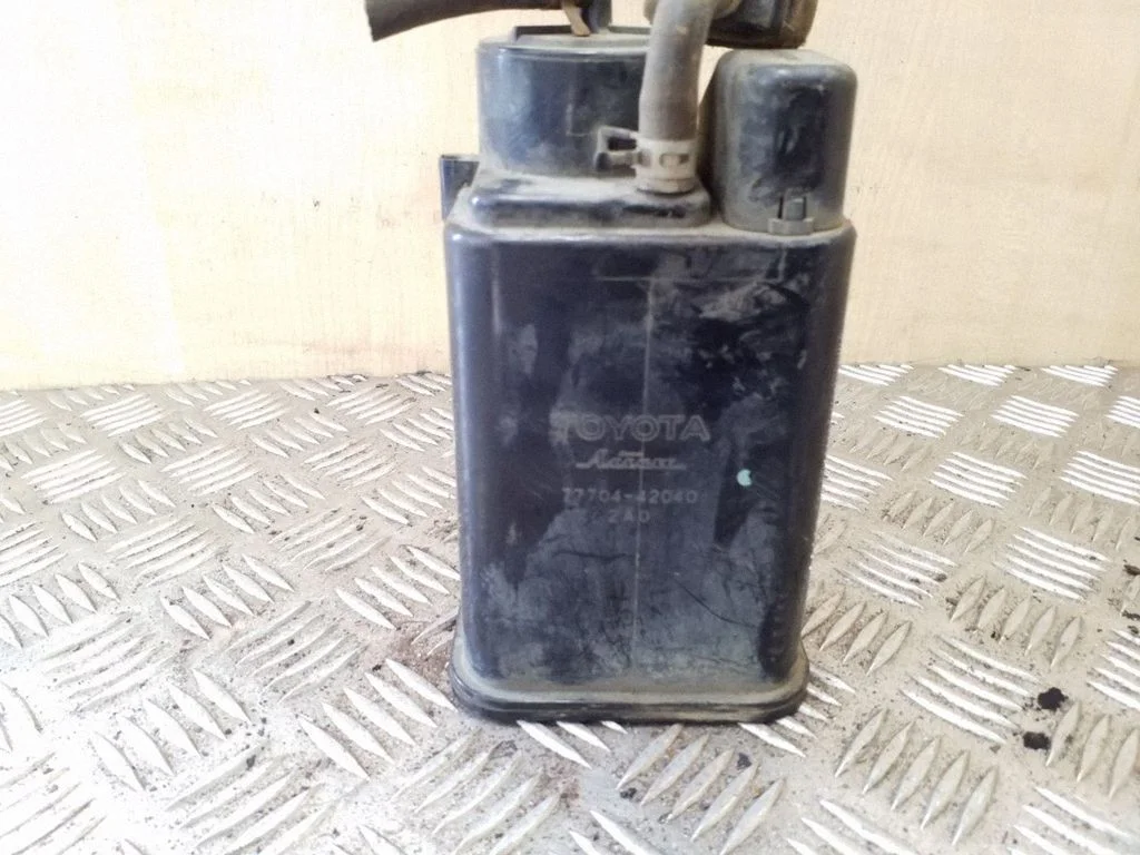 Aktiivsöe (kütuseaurude) filter – Toyota RAV 4 (XA20) (2000-2005)
