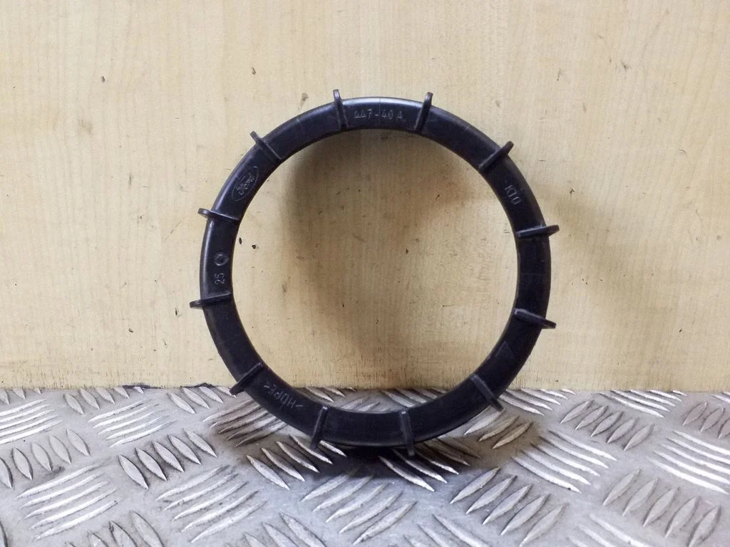 In tank fuel pump screw locking ring/nut