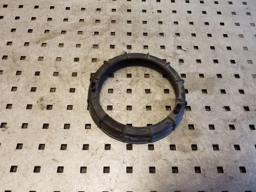 In tank fuel pump screw locking ring/nut 9633283880