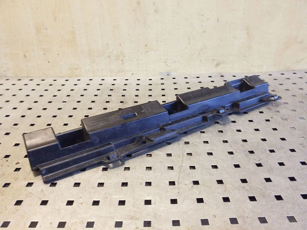 Sill/side skirt trim 7256916