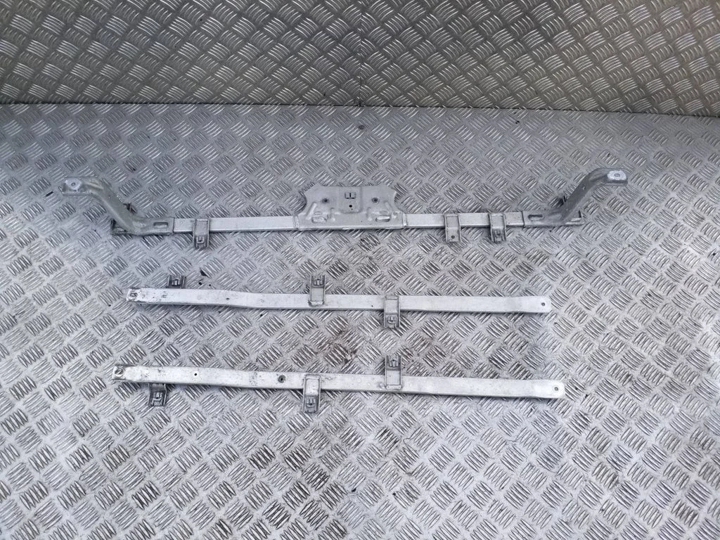 Other rear suspension part 9J1825140