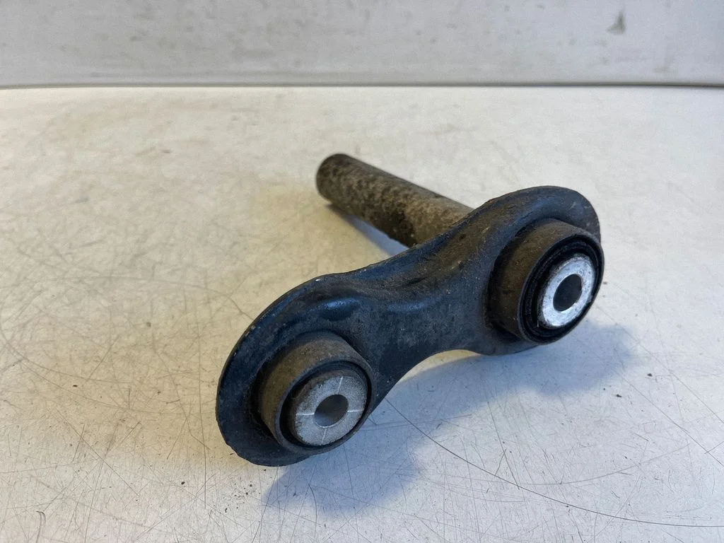 Muu tagavedrustuse varuosa – BMW X6M F86 (2015-2018)