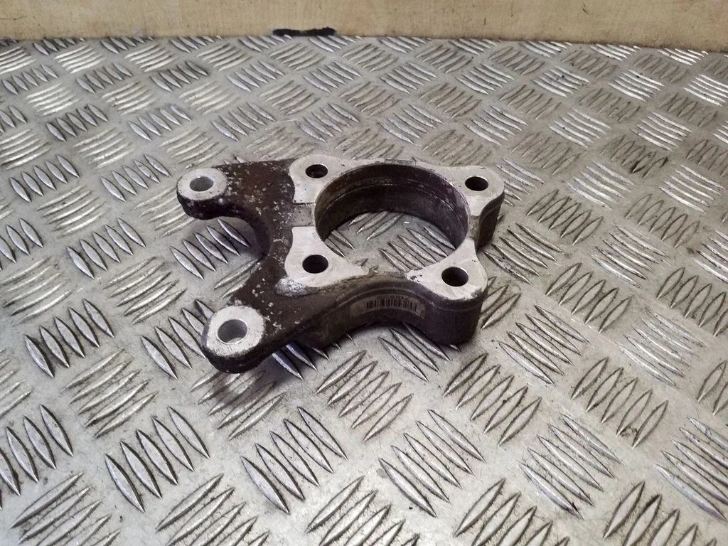 Other rear suspension part – left