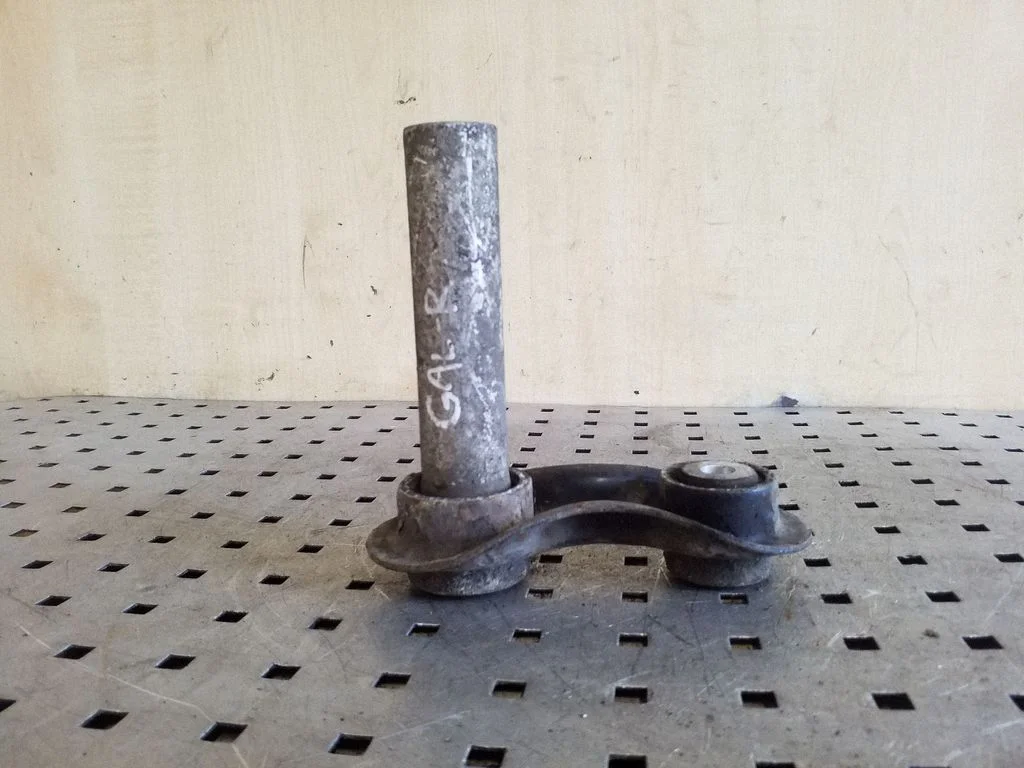Other rear suspension part – rear right