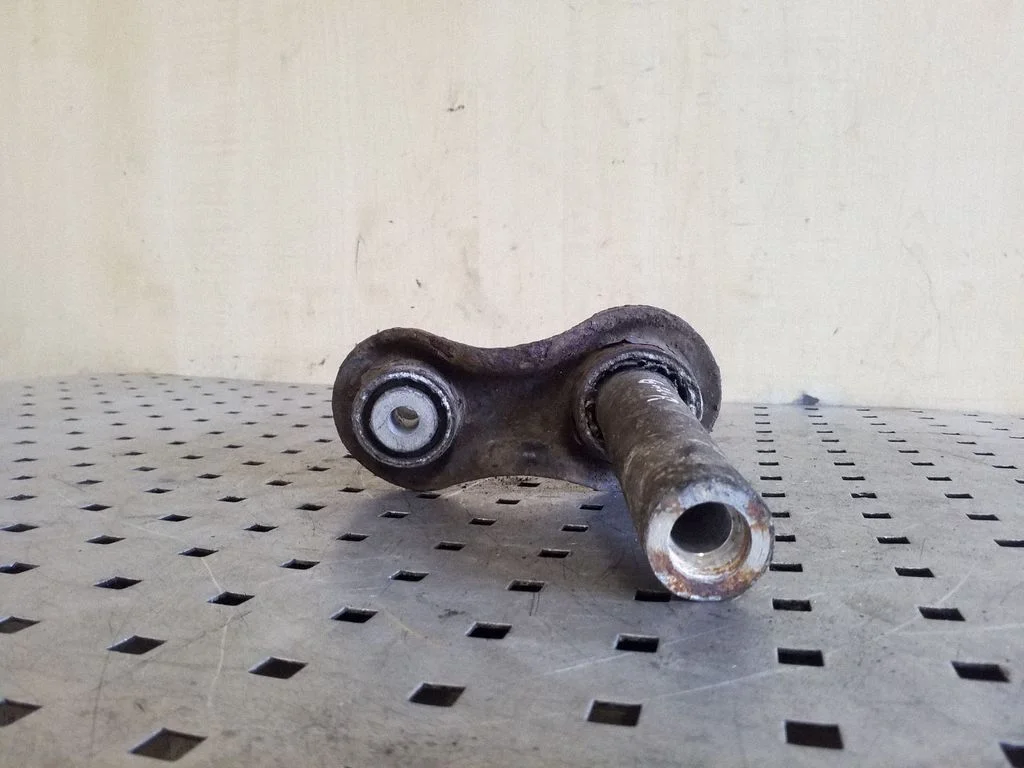 Other rear suspension part – rear right