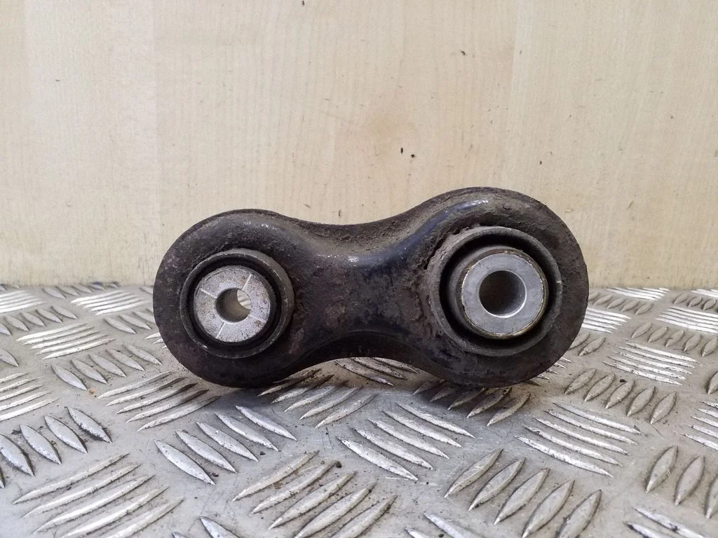 Other rear suspension part – rear right