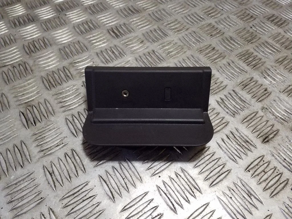 AUX ligzda BK31V044K62ABW