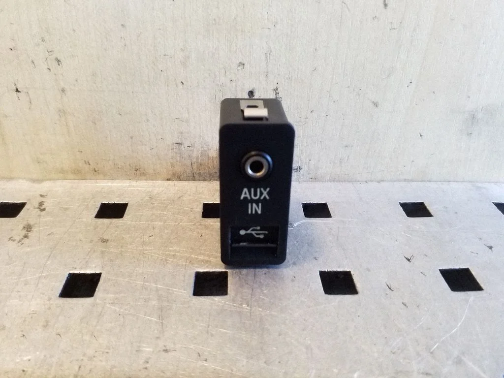 Gniazdo AUX – BMW Seria 5 GT F07 (2010-2017)