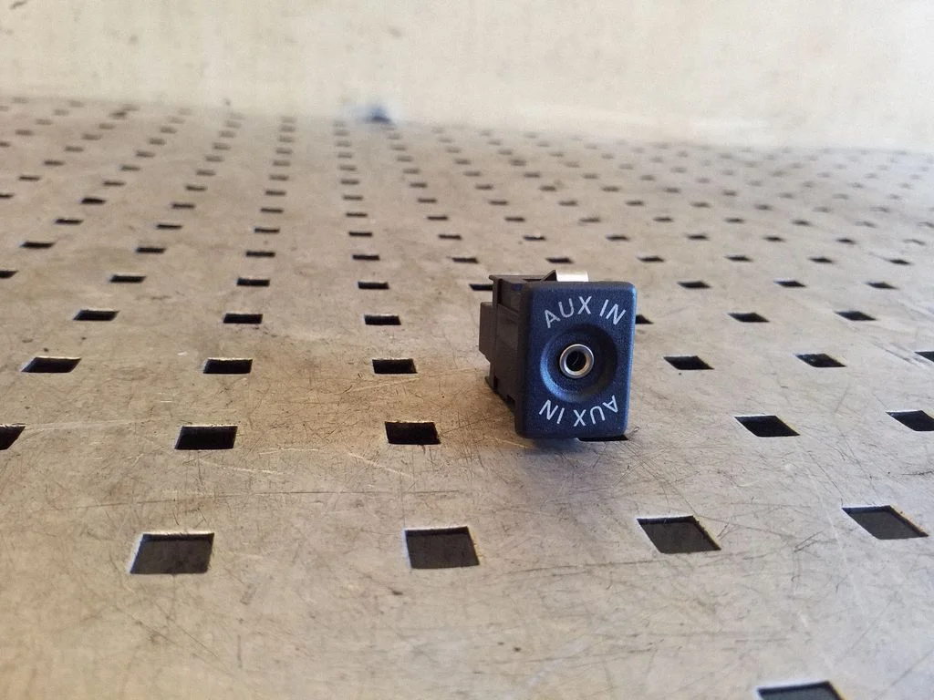 AUX jungtis