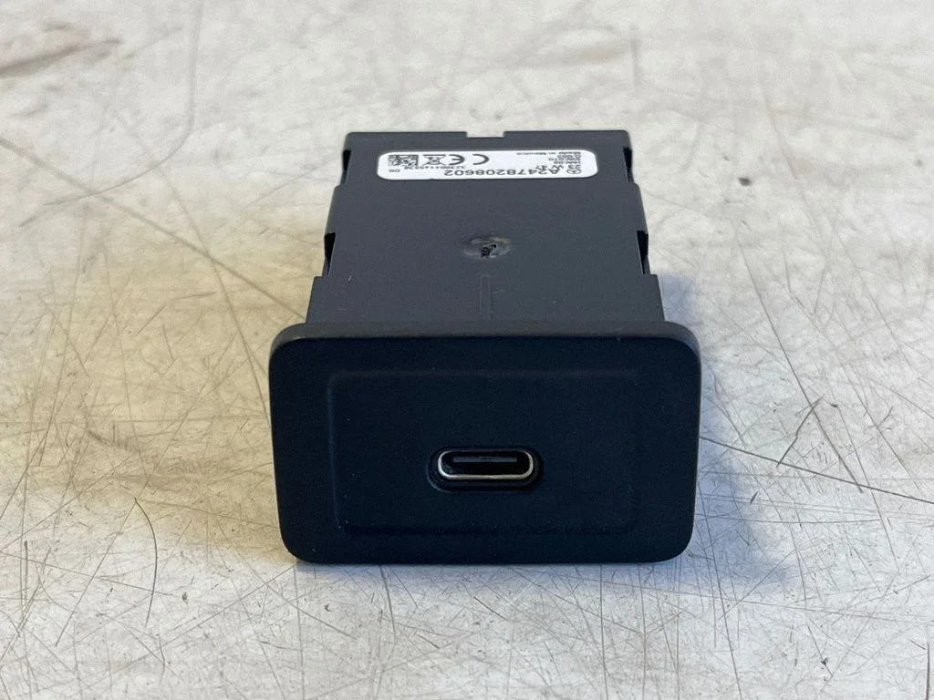 USB ligzda A2478208602