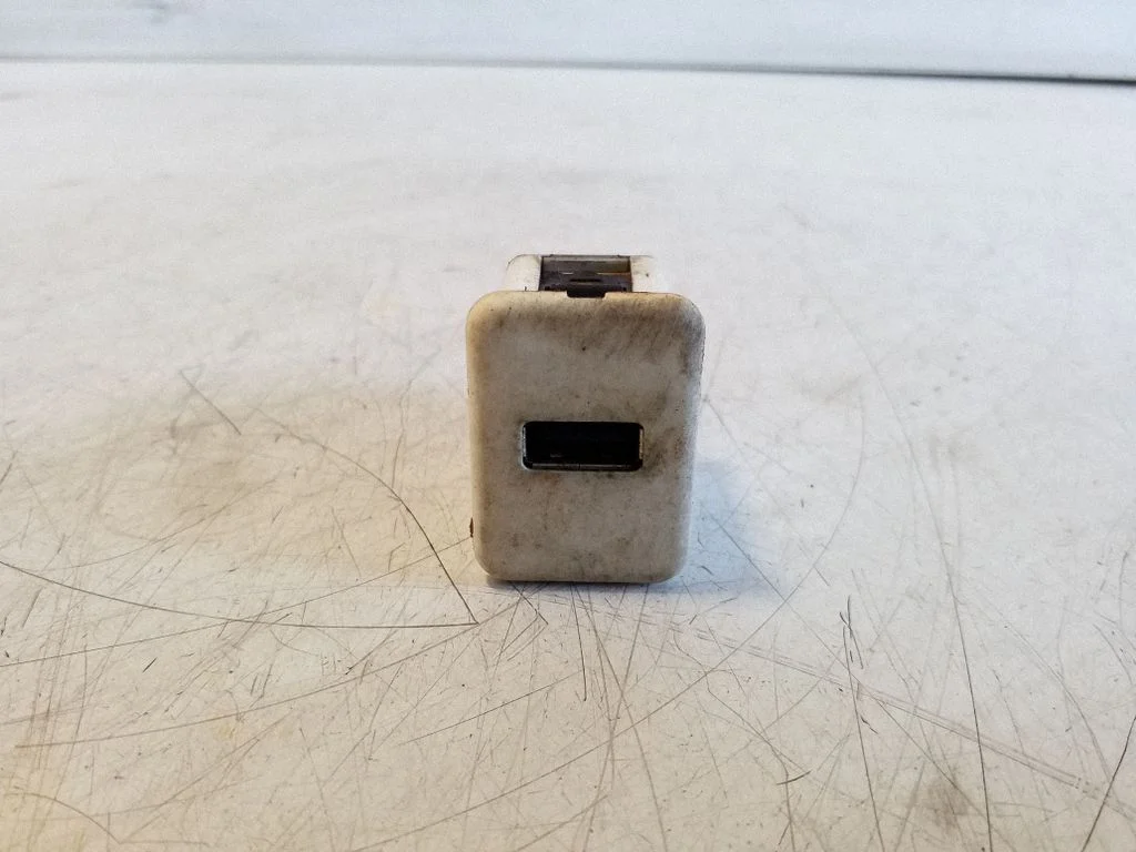 USB-pesa 20944418