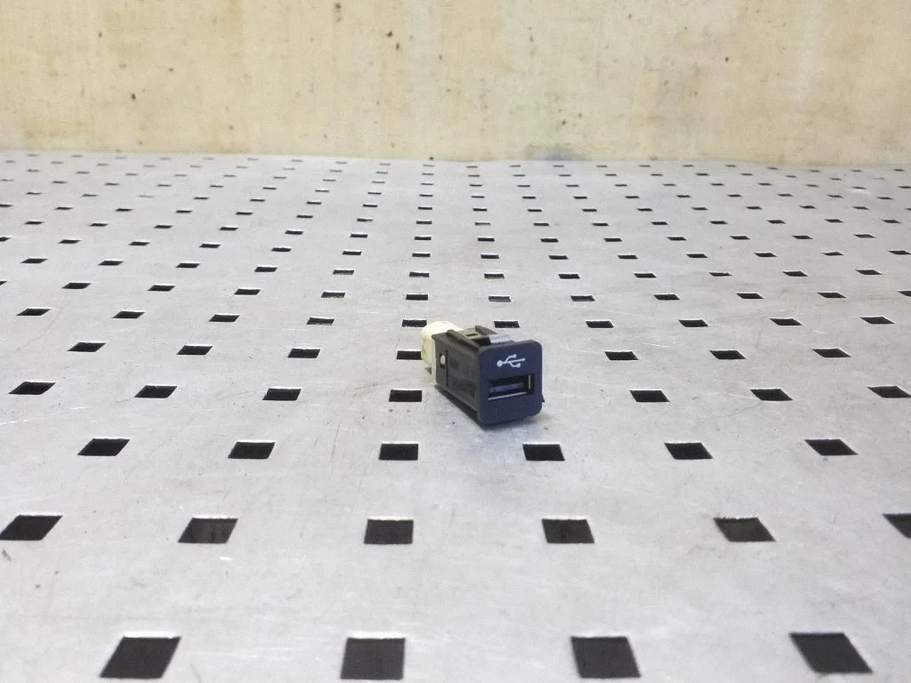 USB ligzda 61319167196