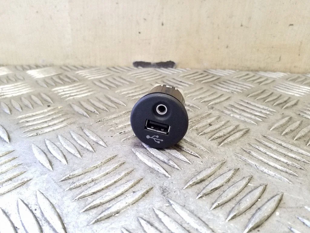 USB-pesa 280023BH00A