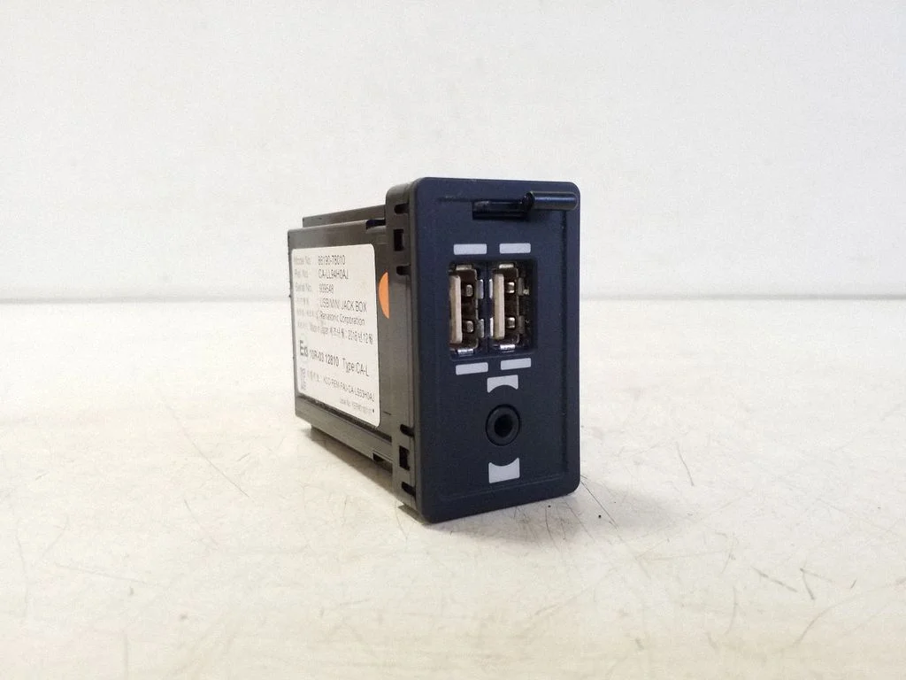 USB socket connector – Lexus NX (2014-2021)