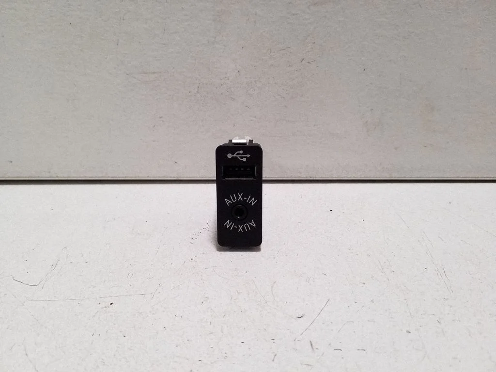 USB ligzda 84109266607