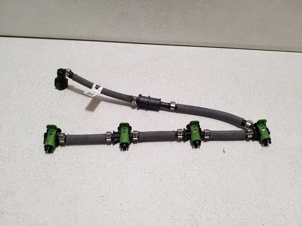 Fuel return line/hose M4D39K022AB