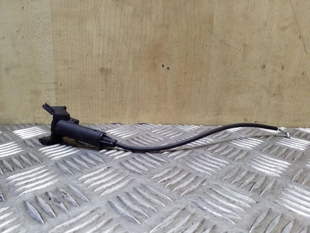 Degalų bako atidarymo trosas