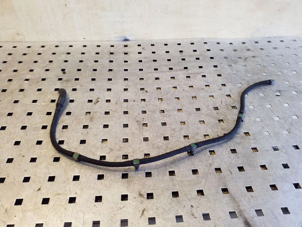 Fuel return line/hose – Volvo XC90 (2007-2014)