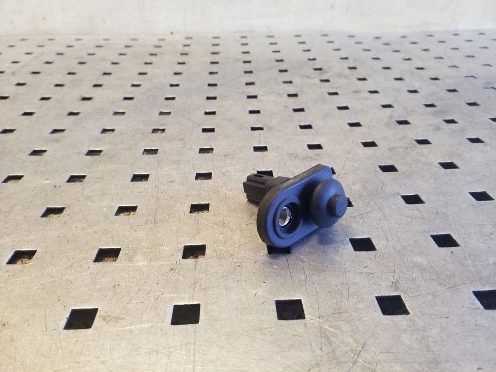 Rear door sensor – Hyundai i40 (2011-)