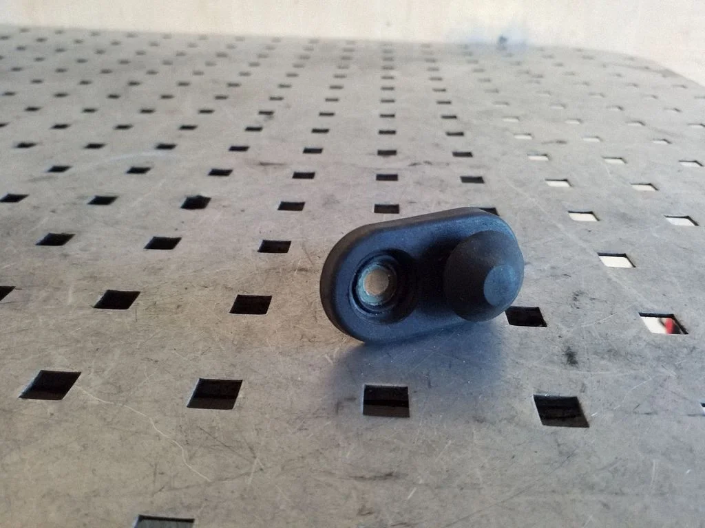 Tagaukse avamise/ sulgemise andur – Toyota Matrix (E130) (2001-2008)