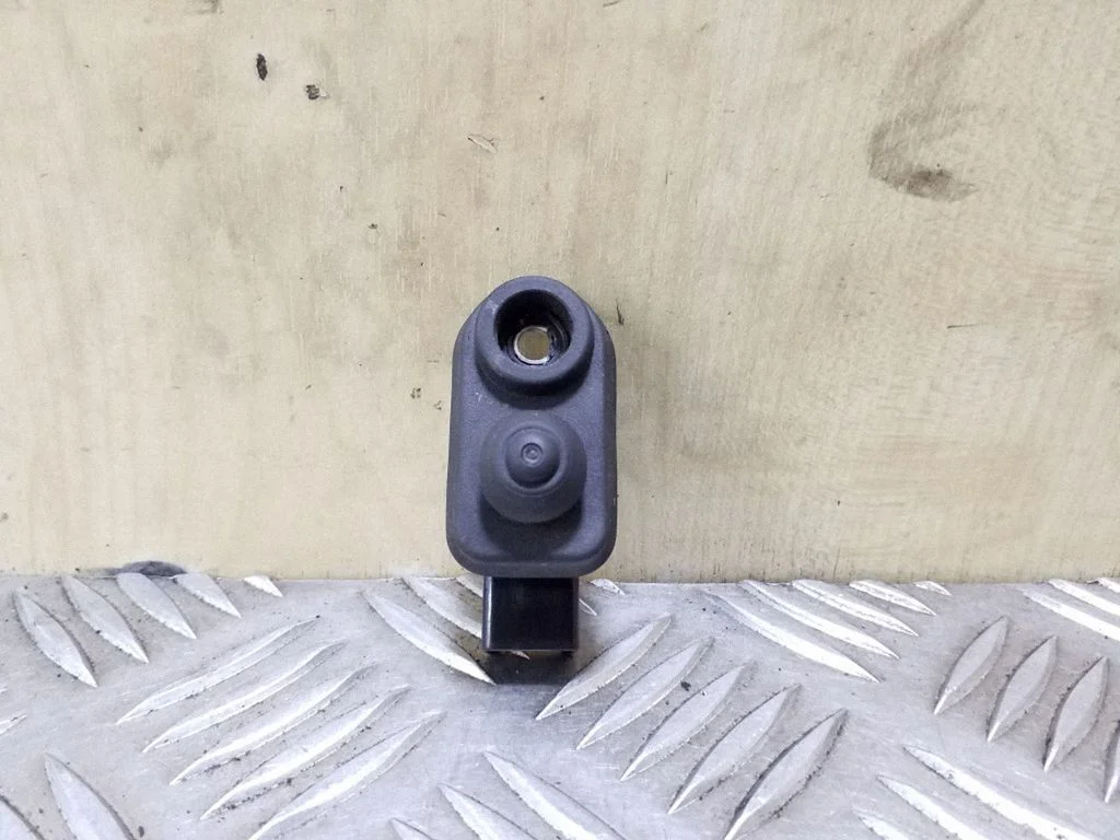 Rear door sensor – rear left