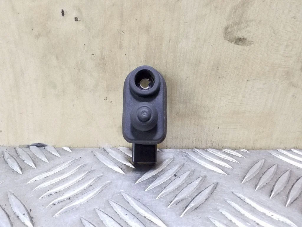 Rear door sensor – rear right