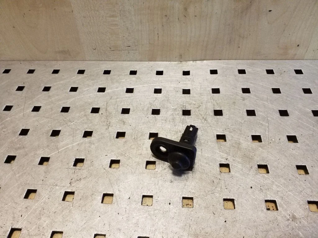 Rear door sensor