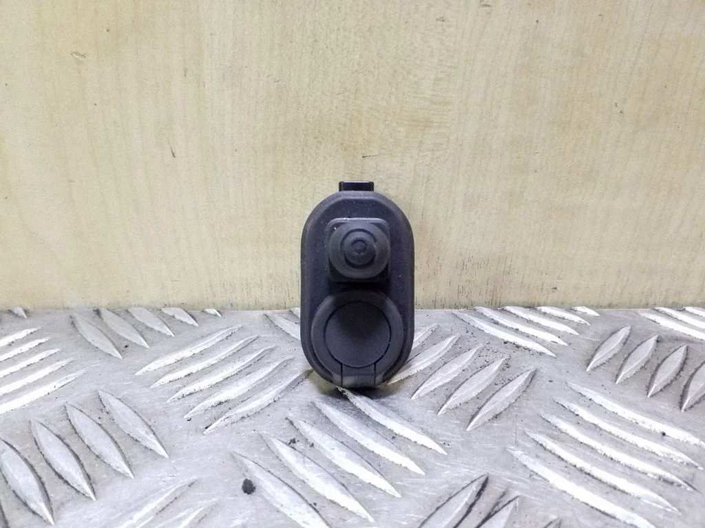 Rear door sensor – Honda CR-V (2007-2012)