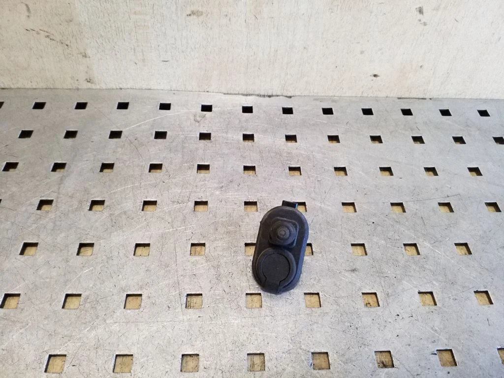 Rear door sensor – Honda CR-V (2007-2012)