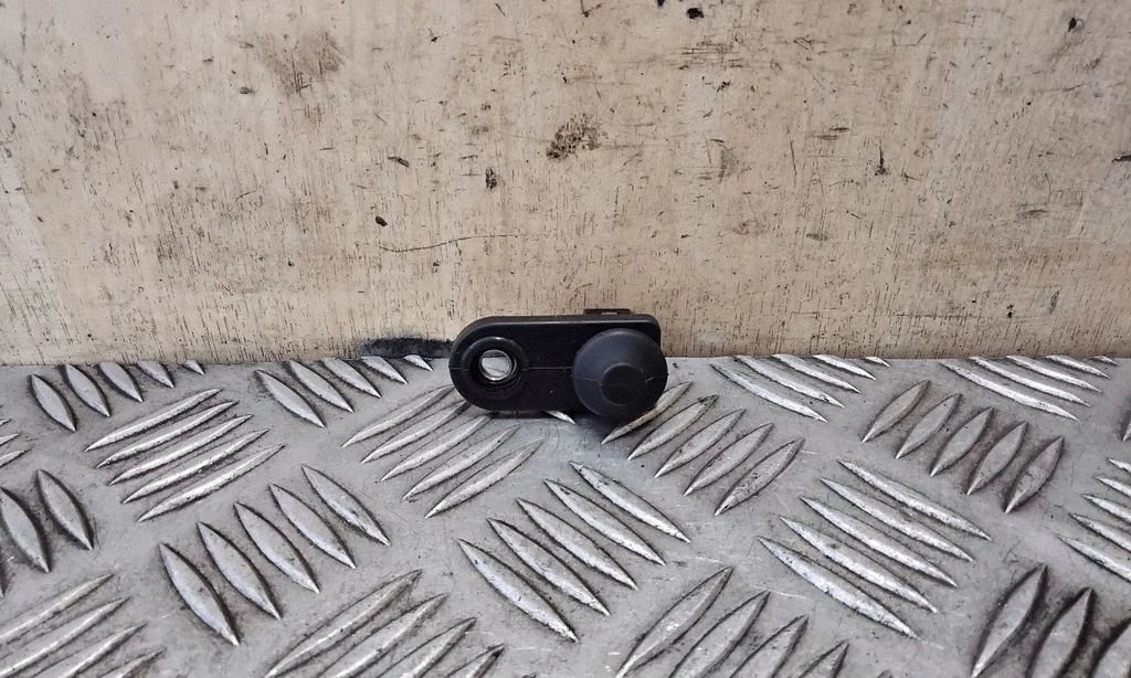 Front door sensor coupe