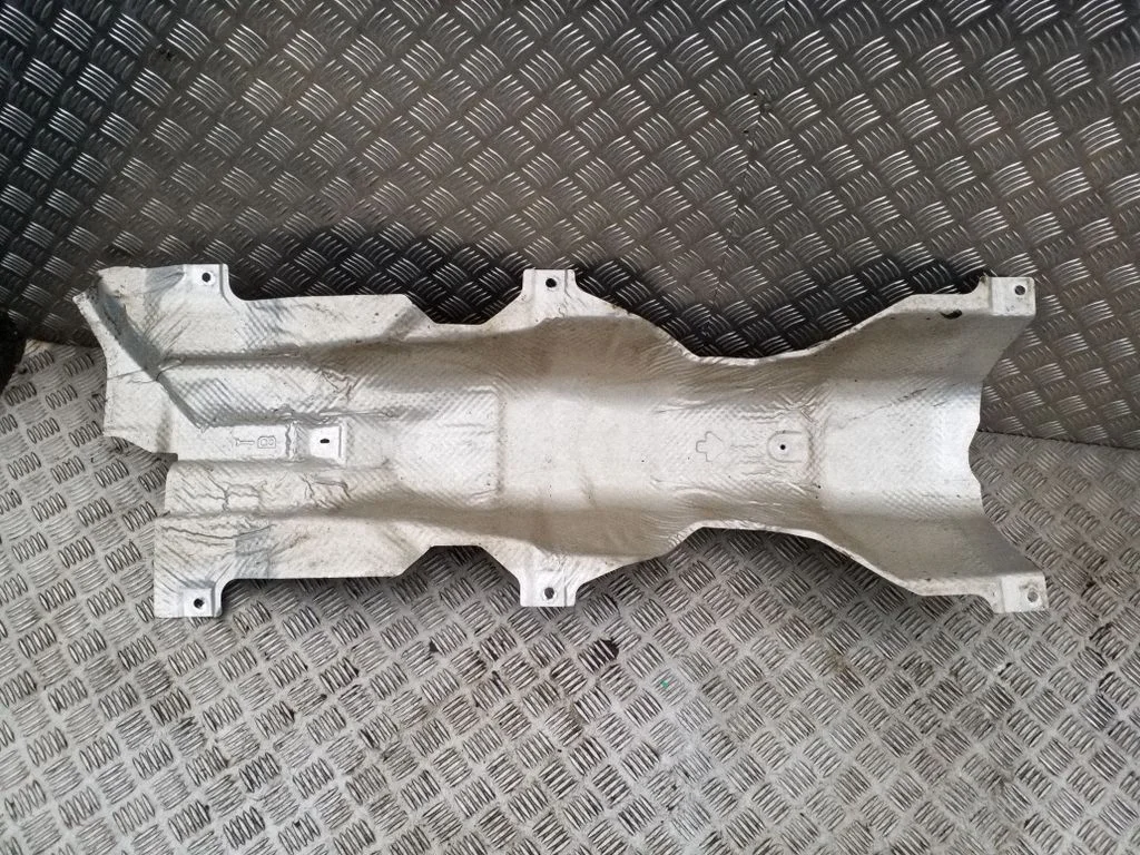 Exhaust heat shield