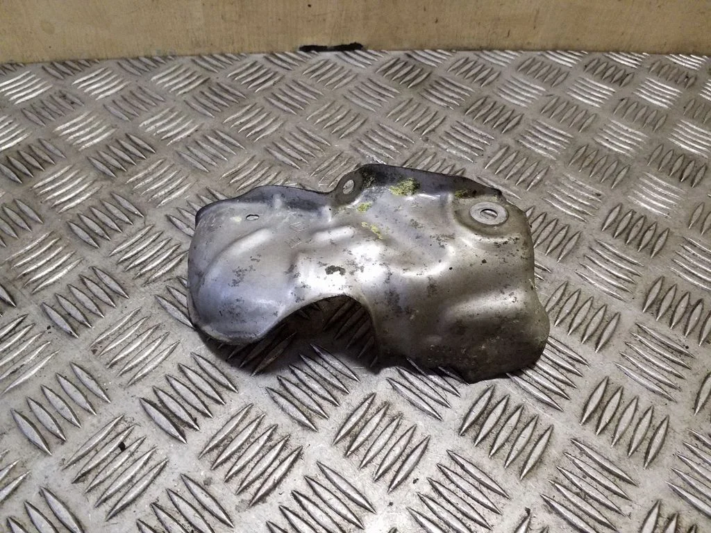 Väljalaske soojusisolatsioon (kuumakaitse) – Nissan Qashqai (2010-2014)
