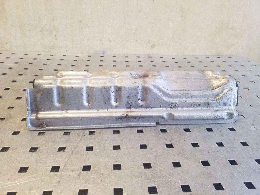 Exhaust heat shield 9509117