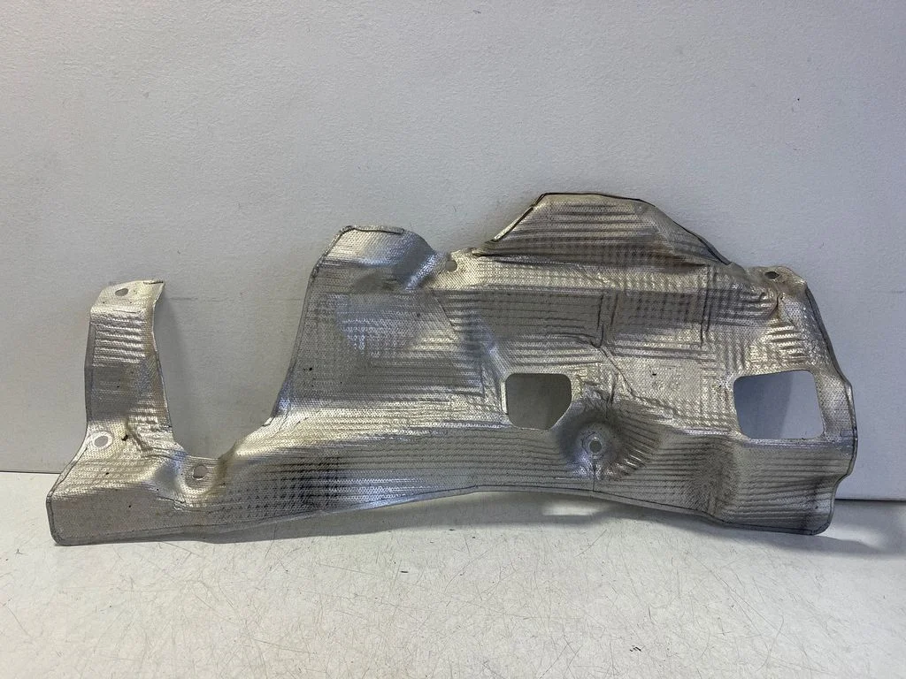 Heat shield in engine bay 4M0825662H