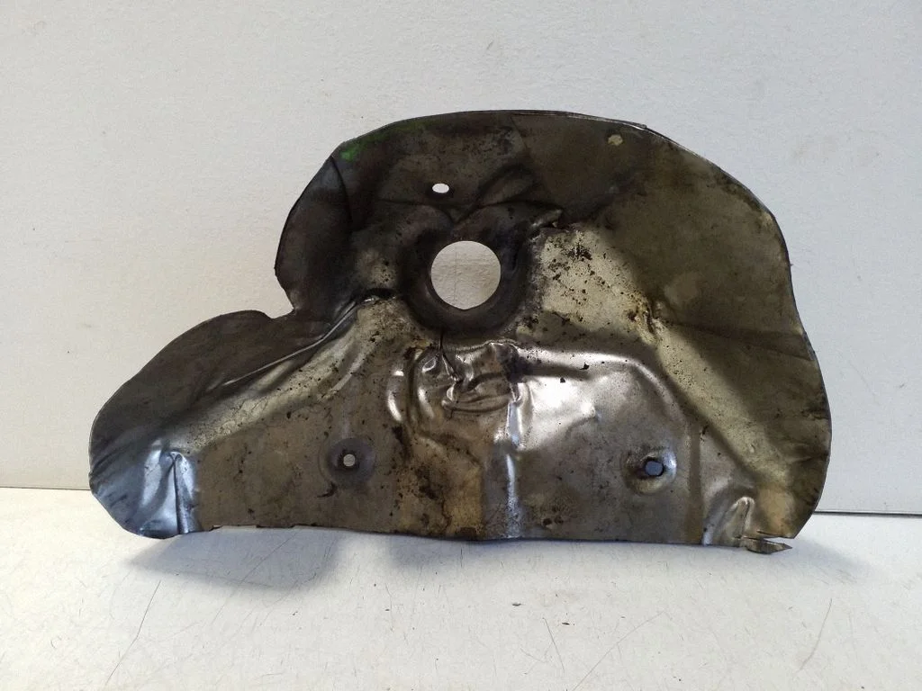 Heat shield in engine bay – Land Rover Discovery Sport (2014-)