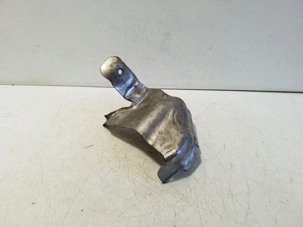 Heat shield in engine bay – Land Rover Discovery Sport (2014-)