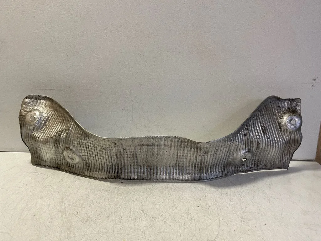 Heat shield in engine bay 4M0825623E