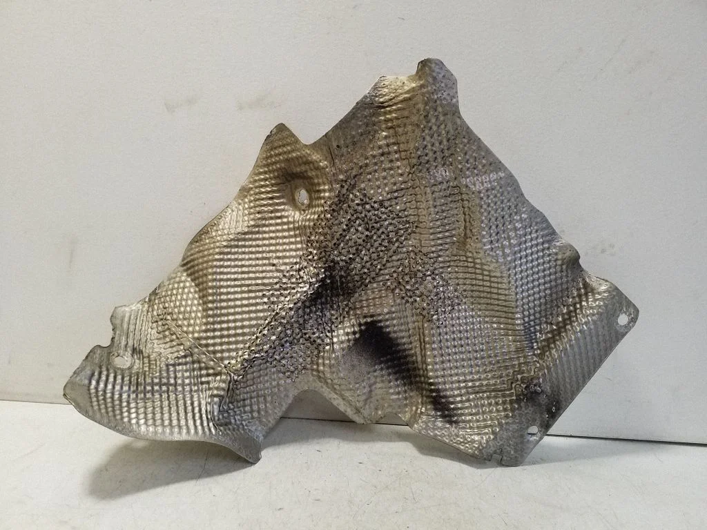 Heat shield in engine bay 8J0825621B