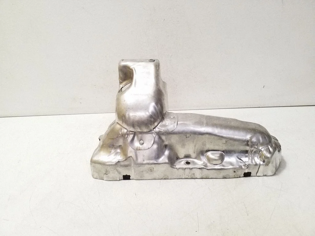 Heat shield in engine bay M4D39A462CA