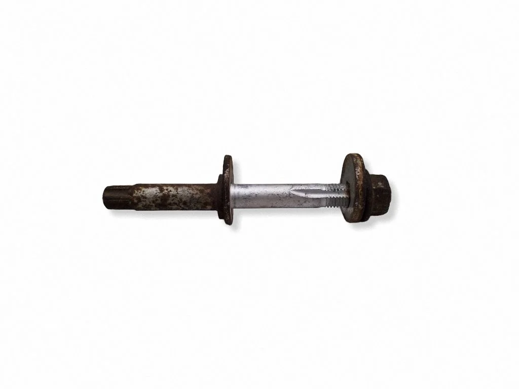 Rear suspension camber bolt