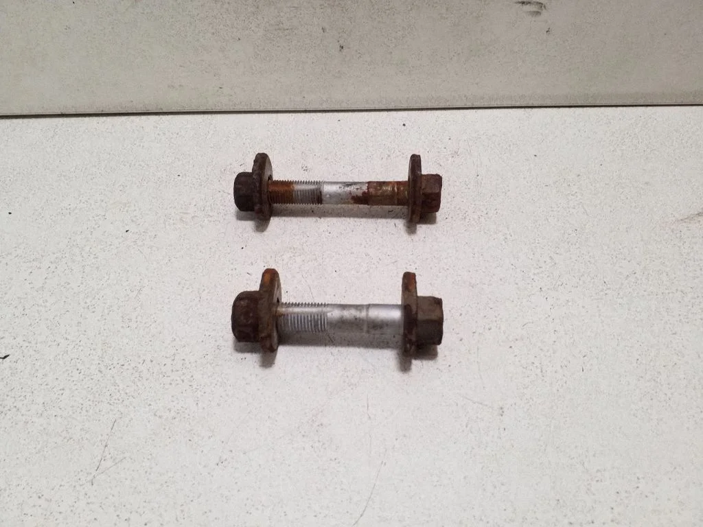 Rear suspension camber bolt – Volkswagen Touareg II (2010-2018)