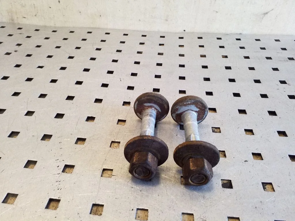 Rear suspension camber bolt – Volkswagen Touareg I (2002-2010)