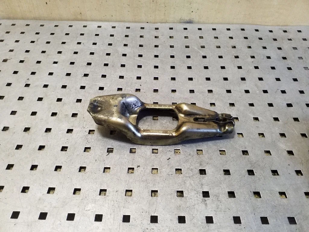Clutch release arm fork 012141719B