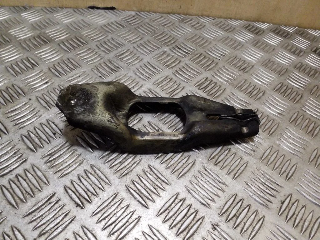 Clutch release arm fork 012141719B