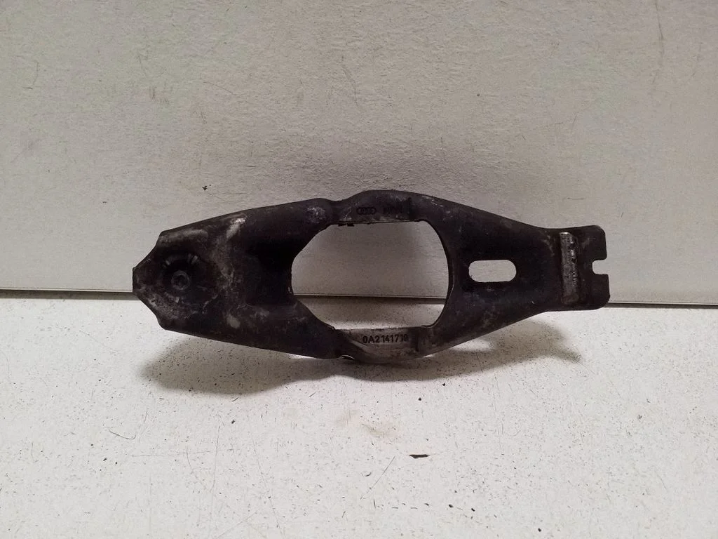 Clutch release arm fork – Audi A6 Allroad C6 (2006-2011)