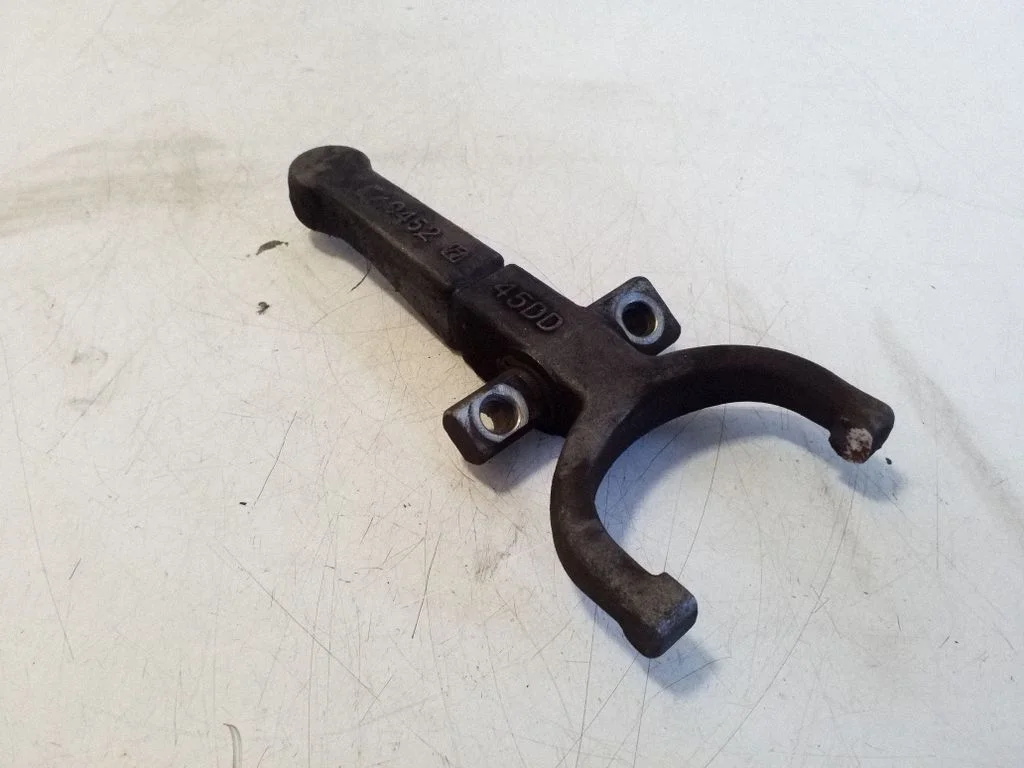 Clutch release arm fork 9452