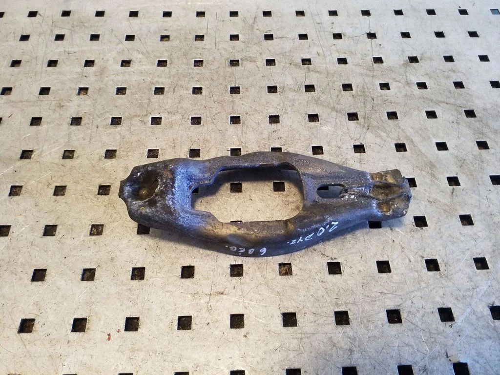 Siduri survelaagri hoob / kahvel – Audi A4 S4 B7 8E 8H (2005-2008)
