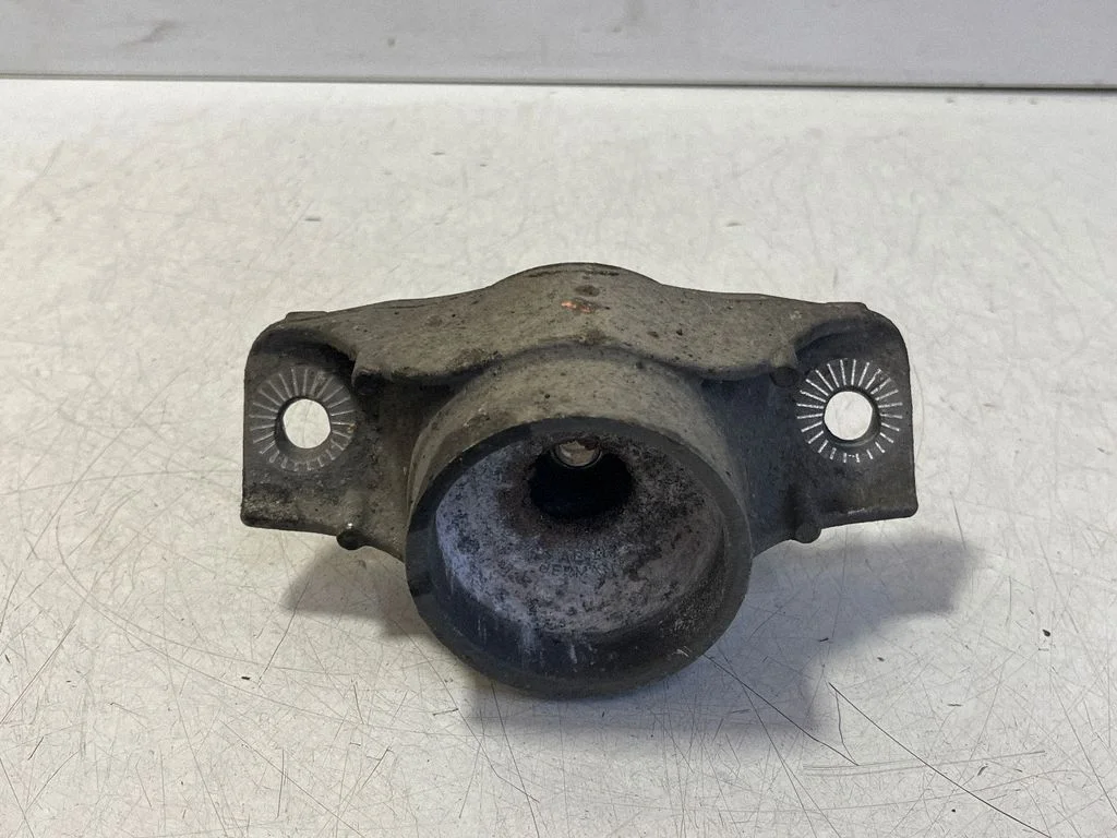 Front shock absorber mounting bracket – Audi Q7 4M (2015-)