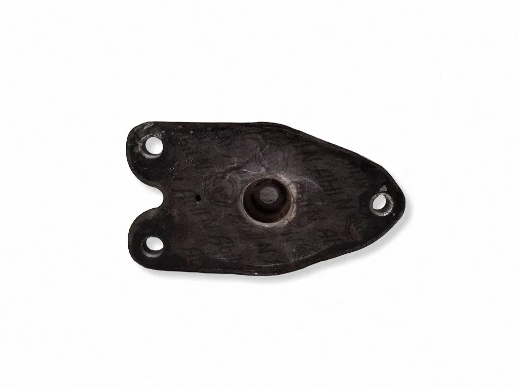 Front shock absorber mounting bracket – BMW 1 Series F20 F21 (2011-2019)